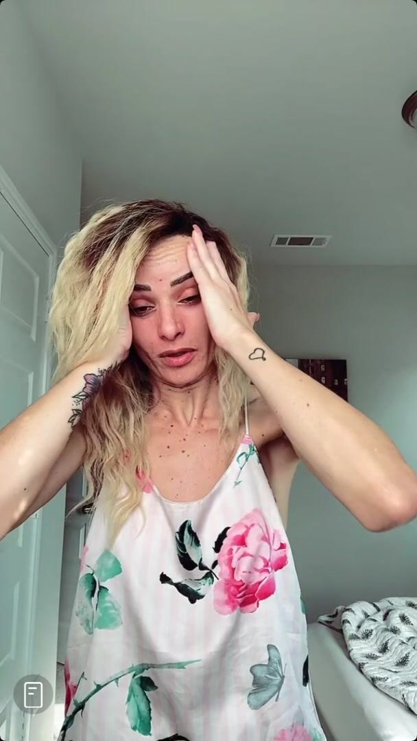 Live TikTok Flashing i spent like three hours on this chick’s live for