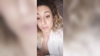 Live TikTok Flashing: She took off her shirt buttons when she had some gifts, and “flash” before leaving #2