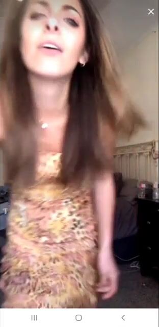 Downblouse creates quick nipslip
