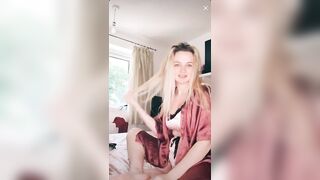 Live TikTok Flashing: Pussy lip slip #2