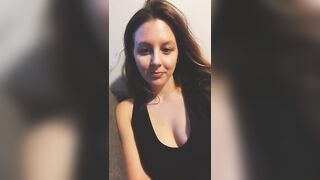 Live TikTok Flashing: Funneling her fans from tiktok, should go live soon #4