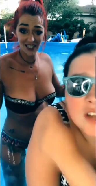 She flashed a couple of times