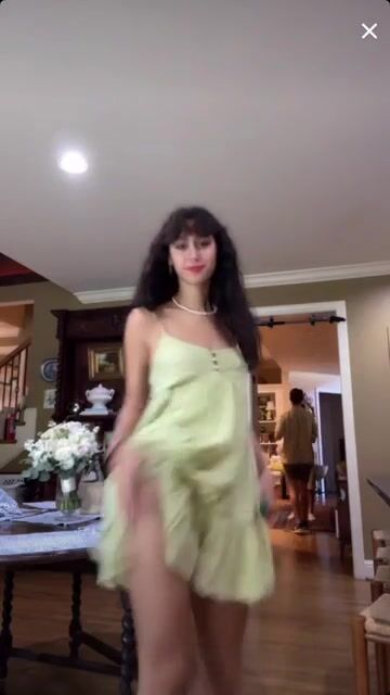 How i know she wasn’t wearing panties