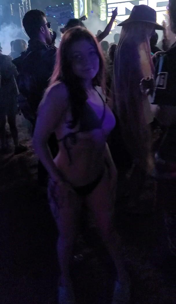 Flashing at a rave